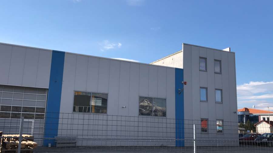 Pronë tregtare me hapësirë magazinimi në Vizbegovo - 1