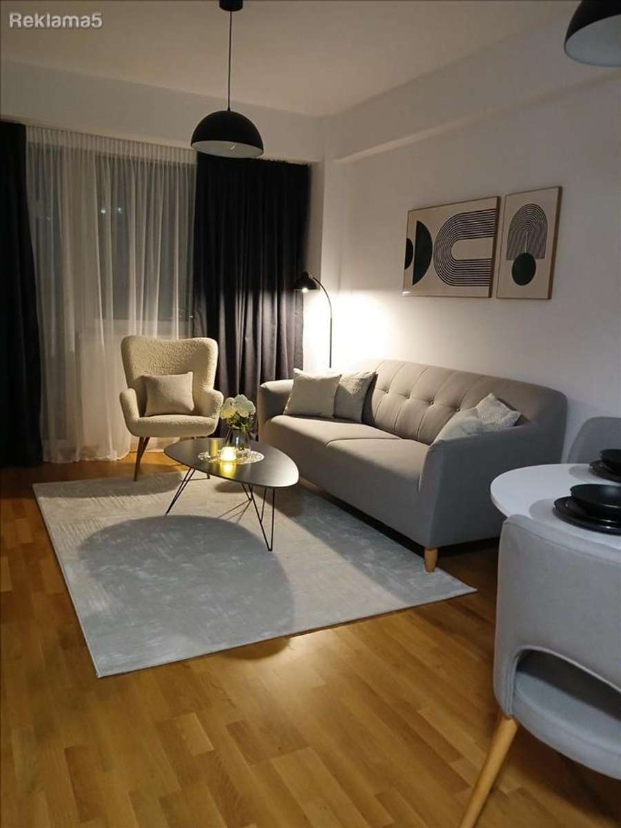Apartament në Qendër - 1