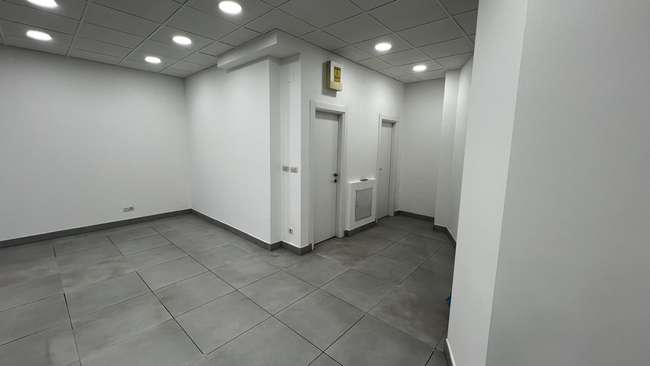 Commercial Space 62m2 in the Center - 3