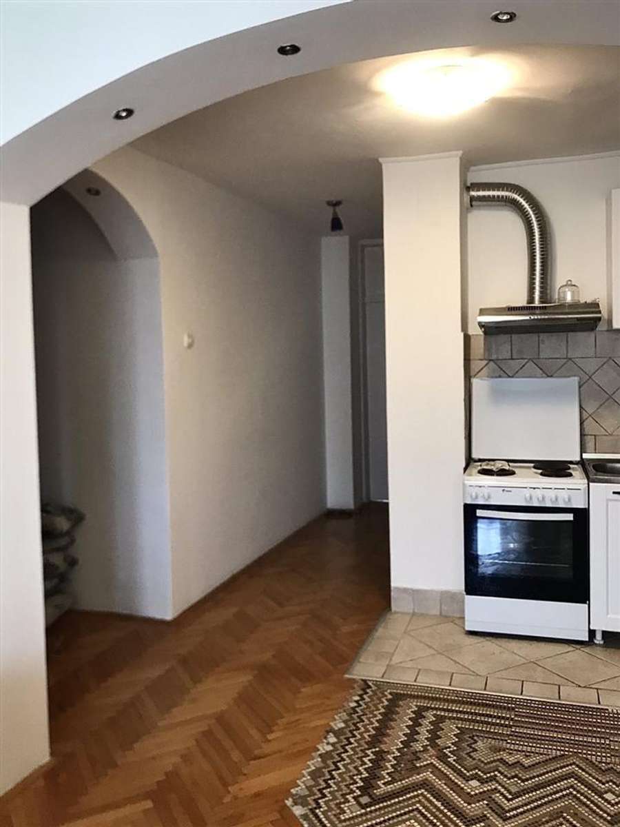 Jepet me qira apartament bosh 3-dhomësh në Taftalidze 1 - 1