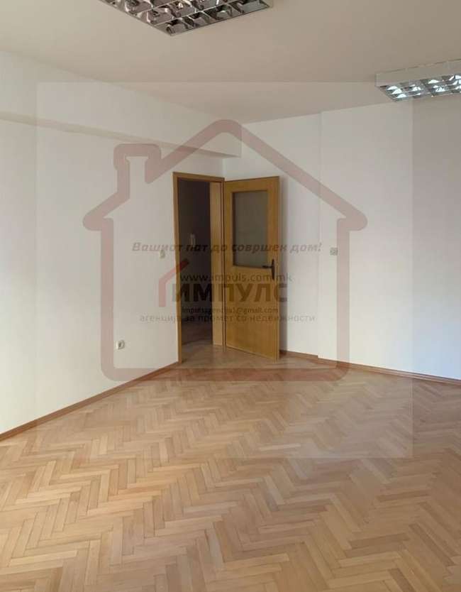 Empty 3-room apartment available for business space, Center - 2