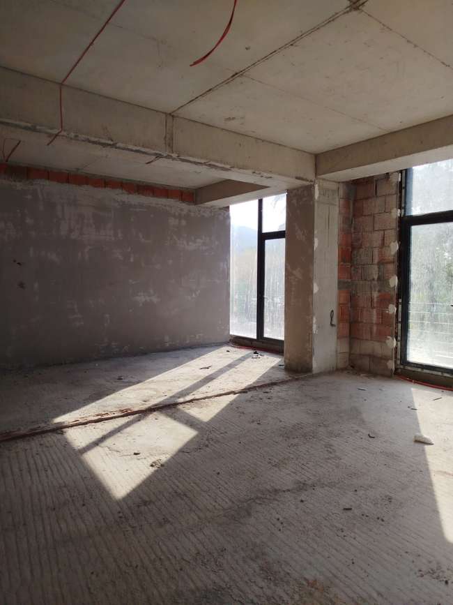Hapësirë biznesi prej 280m2 në Aerodrom - 2