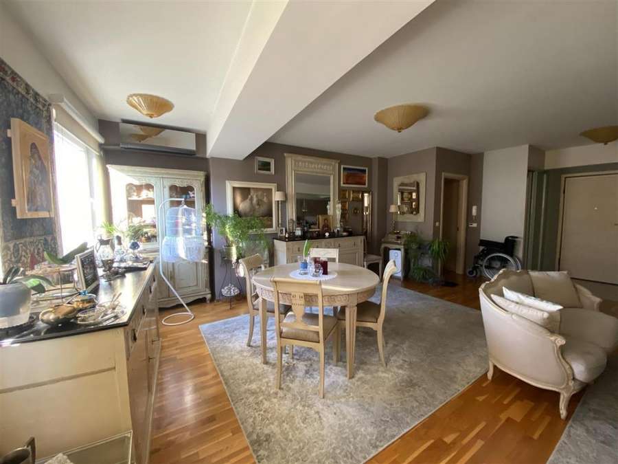 Apartament duplex në një ndërtesë të vogël - 1