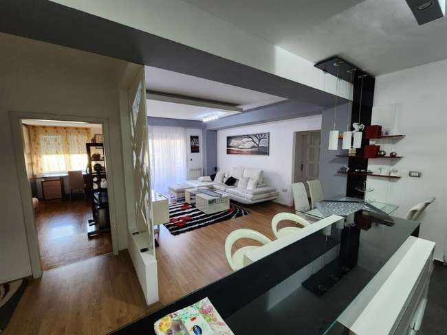 Apartament luksoz me 4 dhoma pranë Pedagoska në Taftalidze - 3