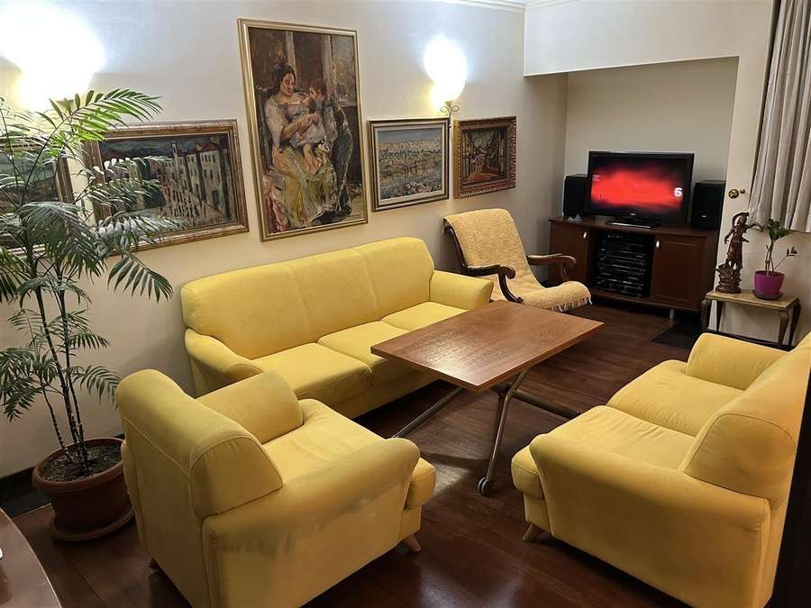 FOR SALE 4-BEDROOM APARTMENT IN CITY WALL, OPPOSITE RAMSTOR - 1