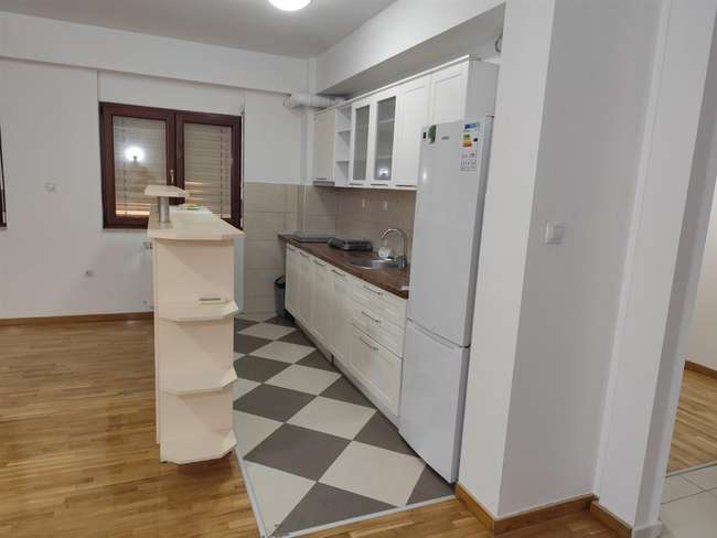 Jepet me qira apartament bosh me tre dhoma në Aerodrom, Michurin - 3