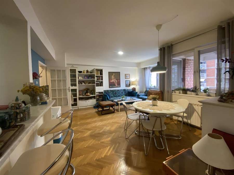 Apartament në Kapistec - ndërtesë me fasadë të kuqe - 1