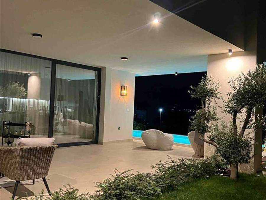 Shtëpi e Re e Bukur me Pishinë në Ilinden - 1