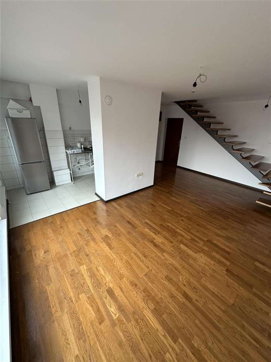 Shitet apartament katër dhomësh në Crnicë - 1
