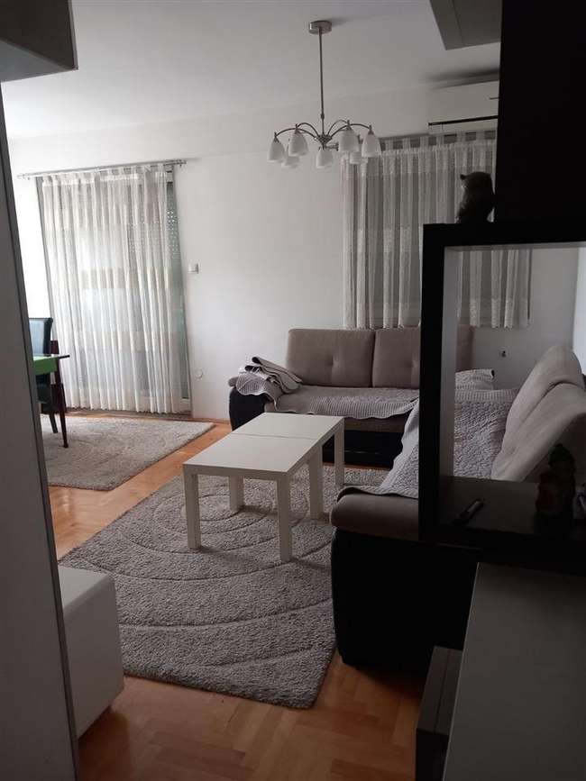Jepet me qira apartament 3-dhomësh në G.Petrov - 3