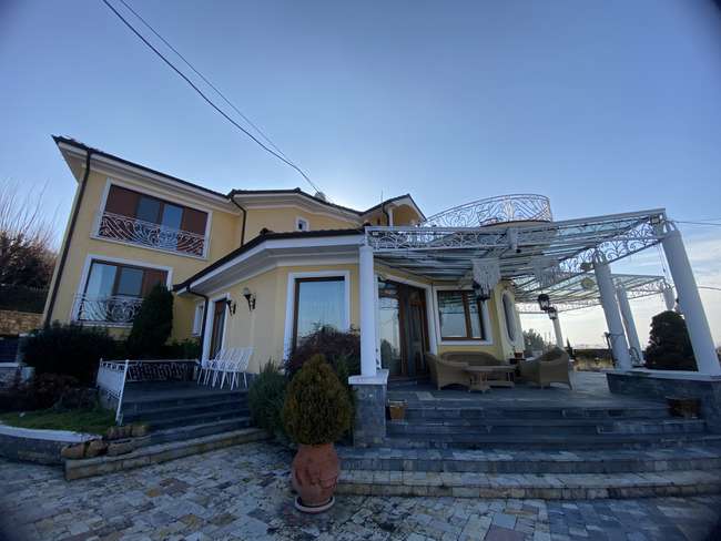 Spacious House in Nerezi - 2