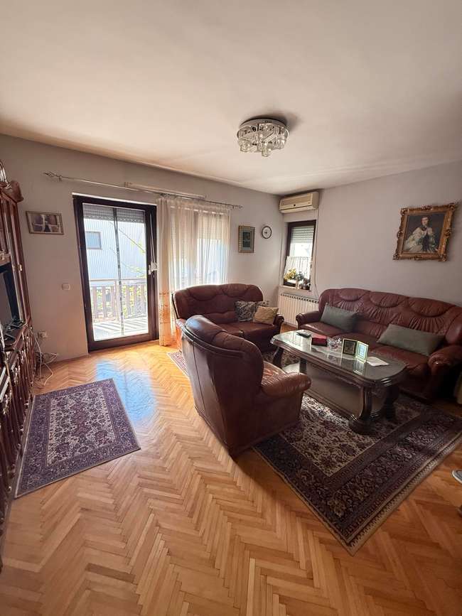 Се продава прв кат од куќа – Охрид, блиску до езерото image