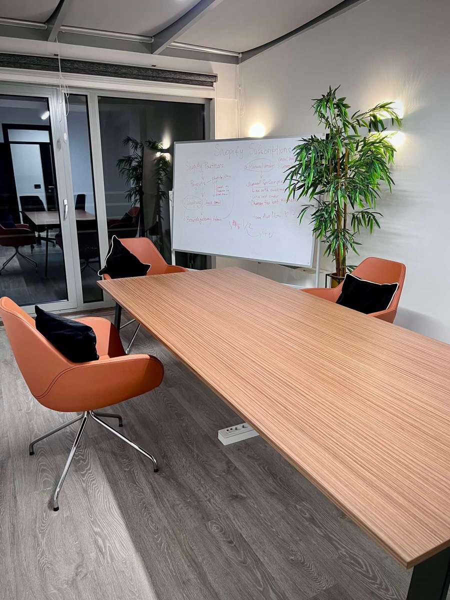 PËR QIRA HAPËSIRË ZYRE NË PARK RESIDENCE - 1