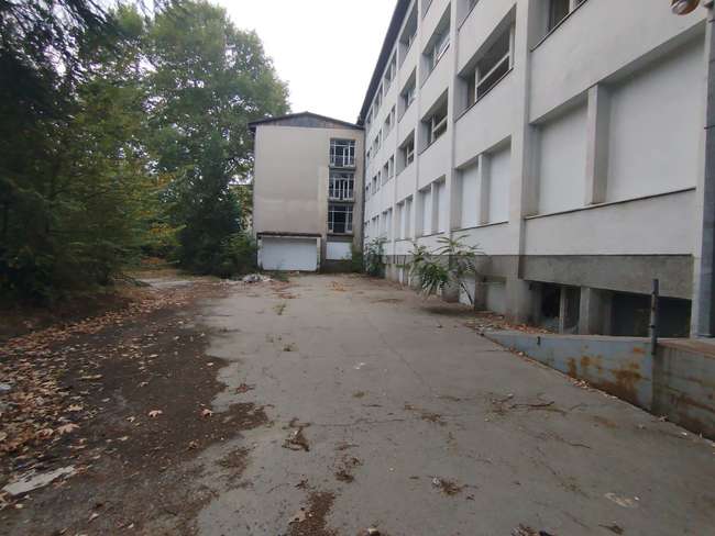 Objekt komercial me tokë në Gazi Baba - 2