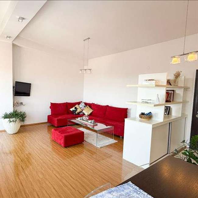 Модерен и светол стан во Топанско поле image