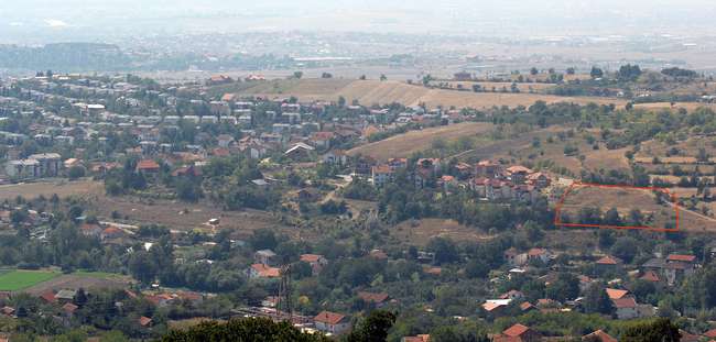 Plot in an excellent location in the neighborhood of Radishani - 2