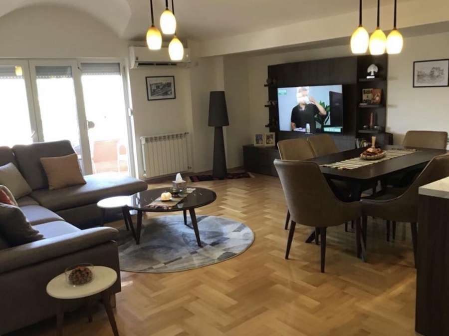 Apartament në Qendër - pranë Vero Jambo - 1
