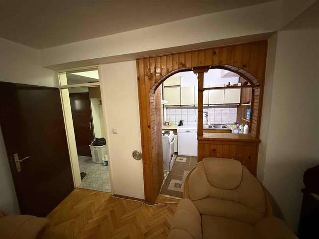 Hrom - përballë Porta Vlae - 3