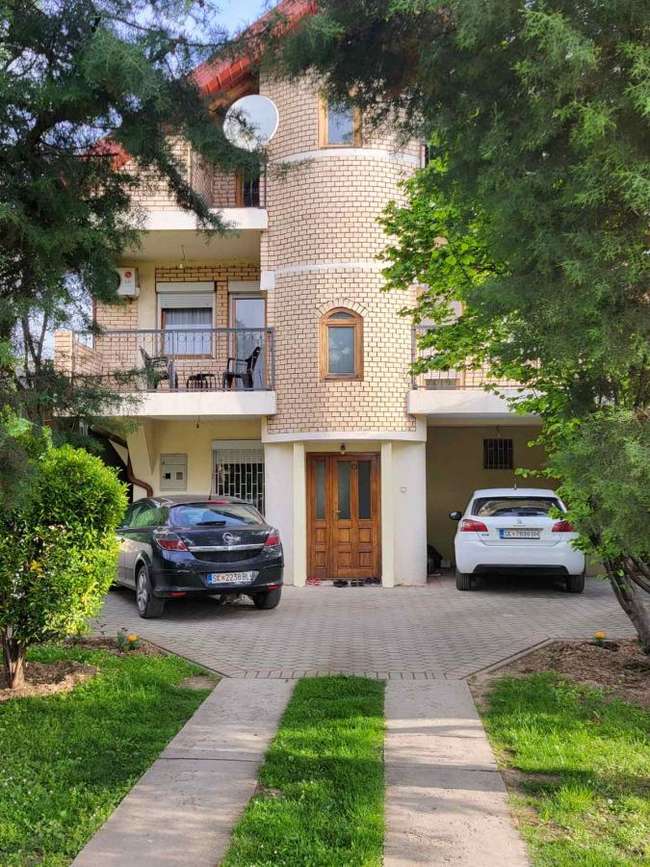 House with a Beautiful Yard in Shuto Orizari - 2