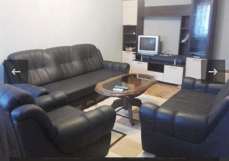 Apartament me tre dhoma pas Capitol Mall - 1