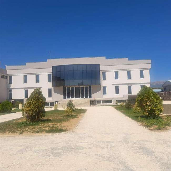 Деловно-складишен објект во Визбегово image