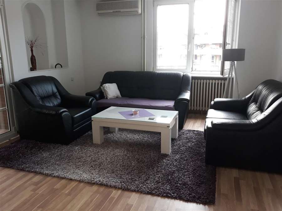 Apartament në Qendër - 1