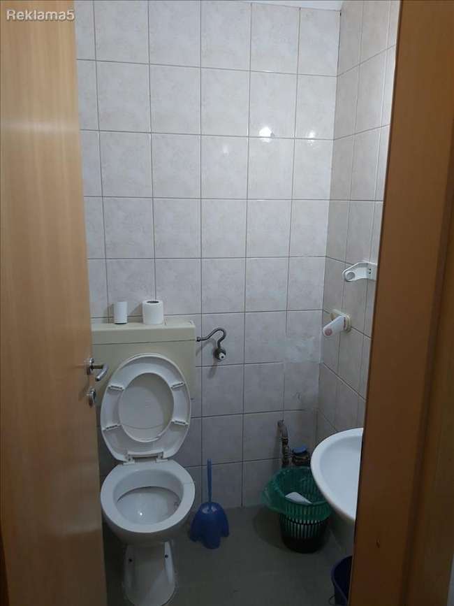 Hapësirë Tregtare në Qendër - 3