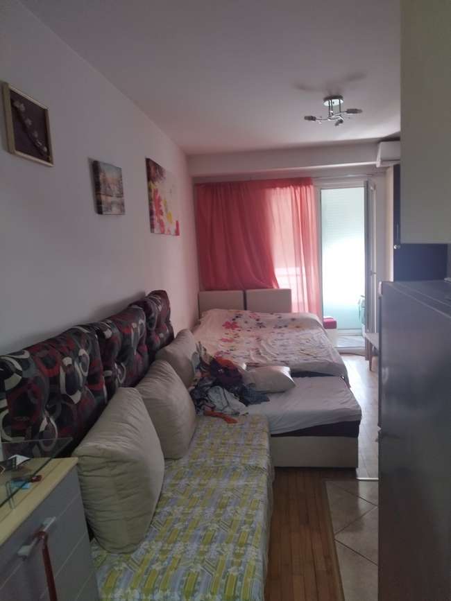 Garsonjera vo Ohrid kaj Bozo - 2