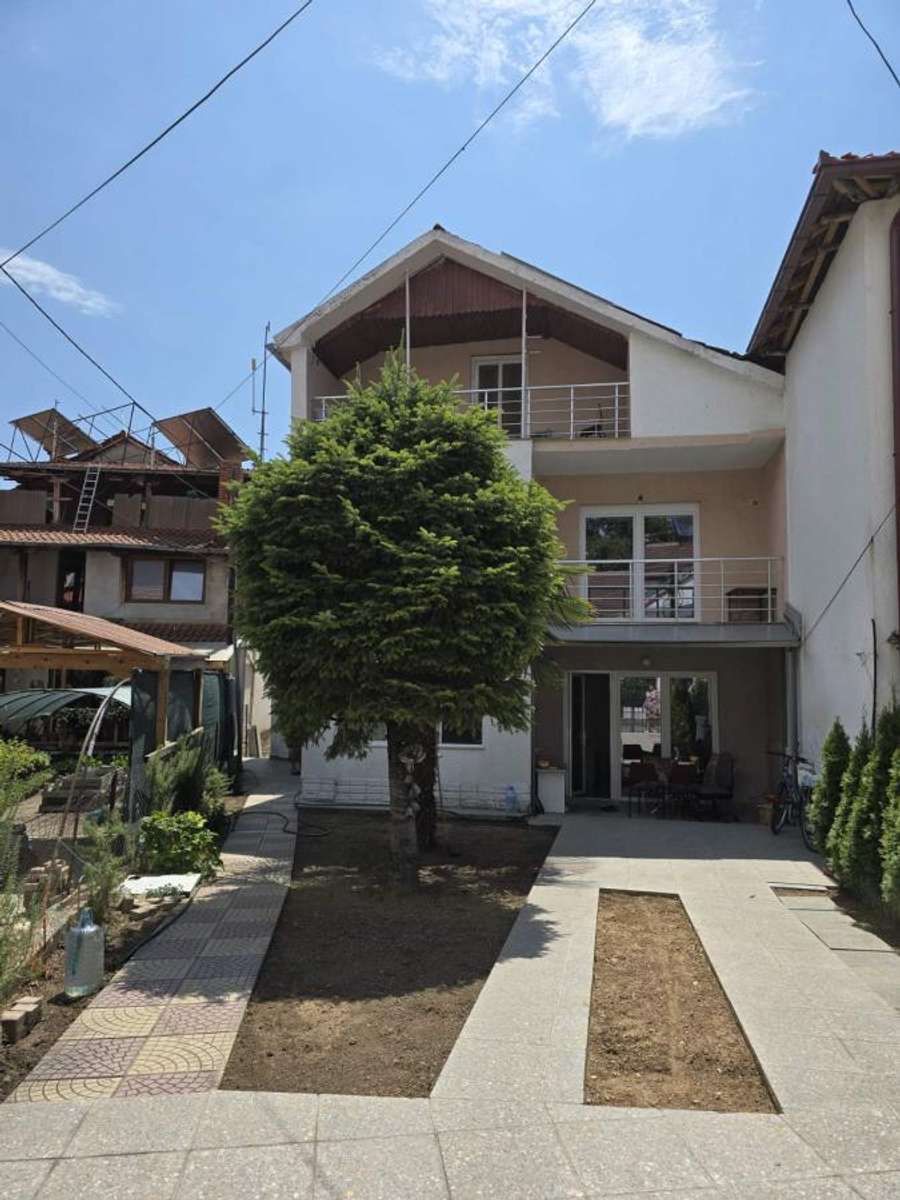 HOUSE IN RADOVISH - 1
