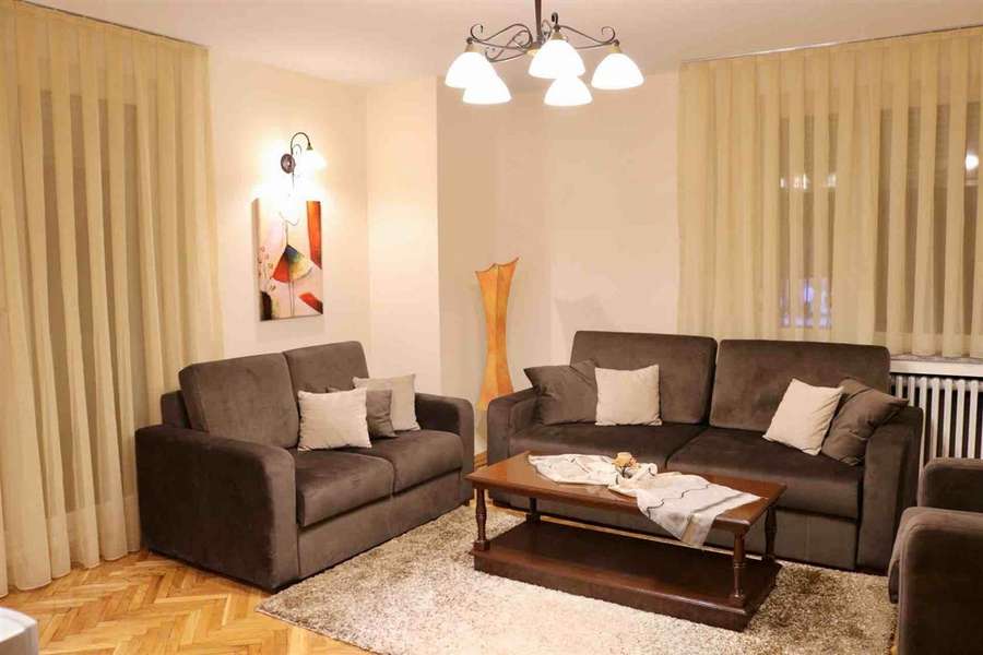 Apartament në Qendër, midis Bristol dhe Diamond - 1