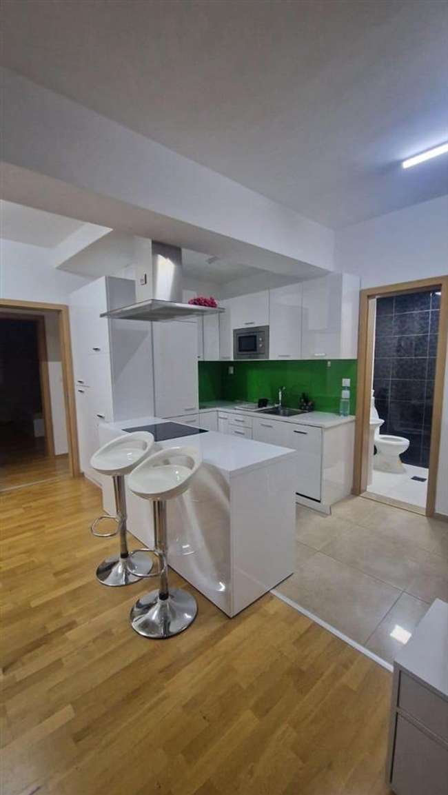 Jepet me qira apartament 3-dhomësh në Taftalidze 1, pranë Oktës - 3