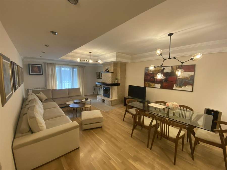 Jepet me qira apartament 4-dhomësh në qendër, Vodno - 1