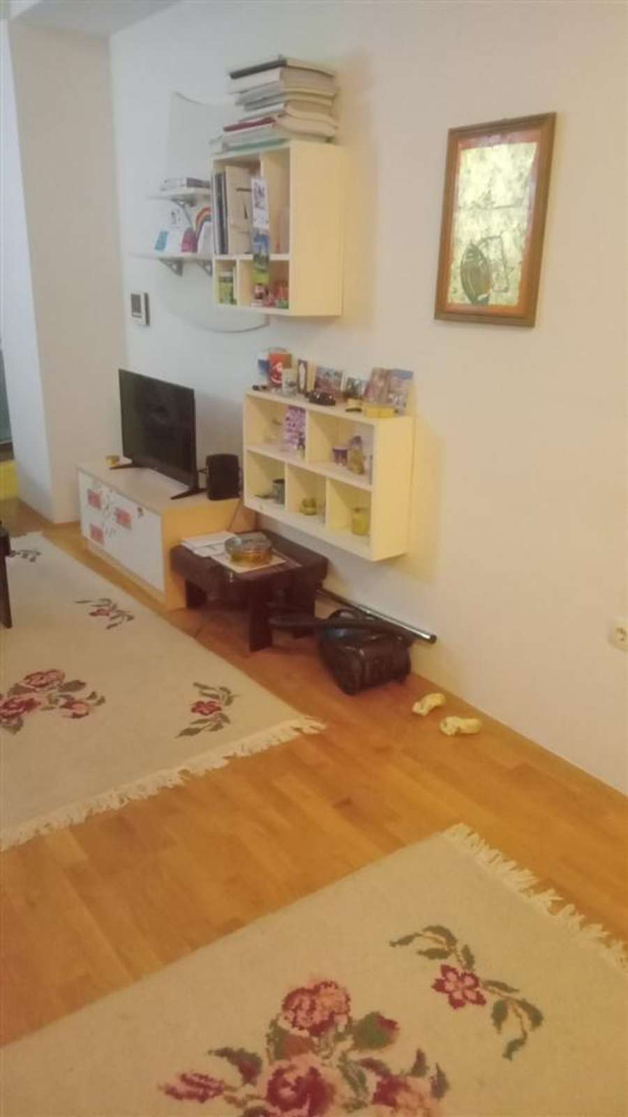 Се изнајмува двособен стан во Центар, 50-та Дивизија - 1