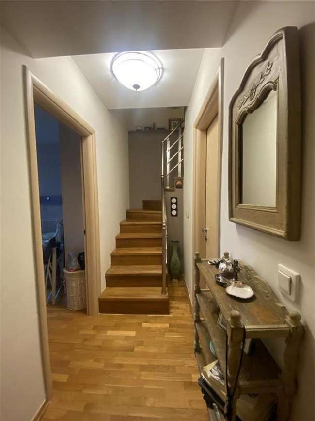 Apartament duplex në një ndërtesë të vogël - 3