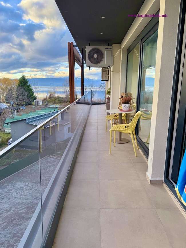 Apartament Komod dhe i Mobiluar në Mënyrë Luksoze në Vijen e Parë të Plazhit në Liqenin e Ohrit -126 m² - 2