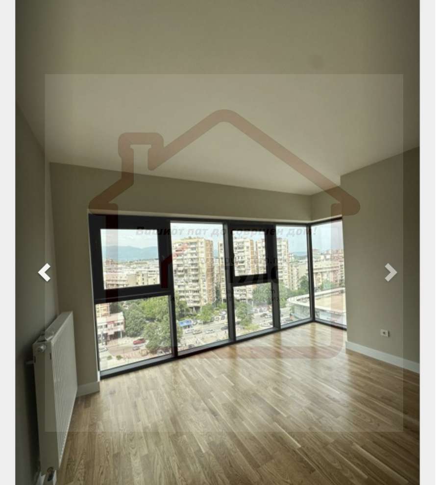 APARTAMENT TRE DHOMASH ME QËLLIM TREGTAR ME LOKACION NË QENDËR - 1