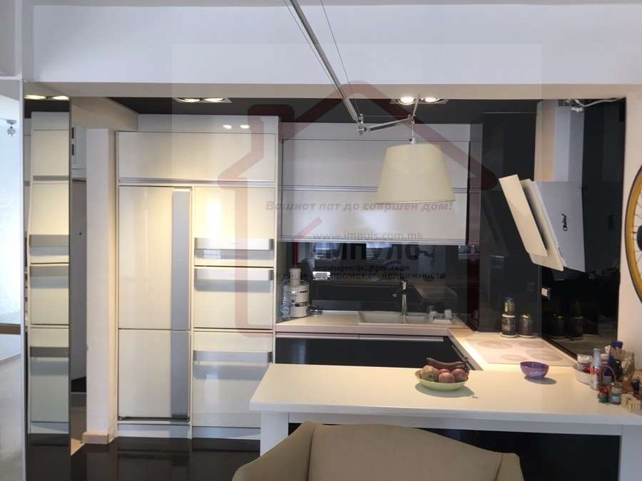 SHITET APARTAMENT TRE DHOMASH NË NJË NDËRTESË TË VOGLË INDIVIDUALE NË KOZLE - 1