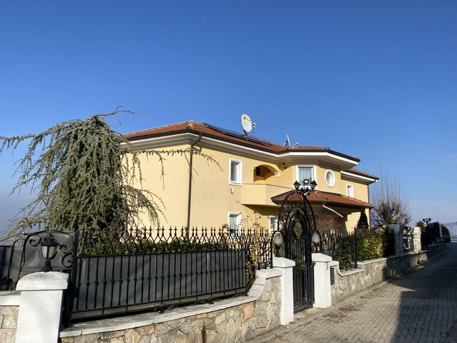 Spacious House in Nerezi - 1