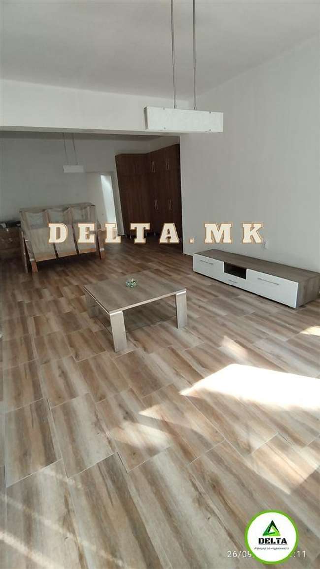 Part of a house with a separate entrance in Kapishtec - Kozle image