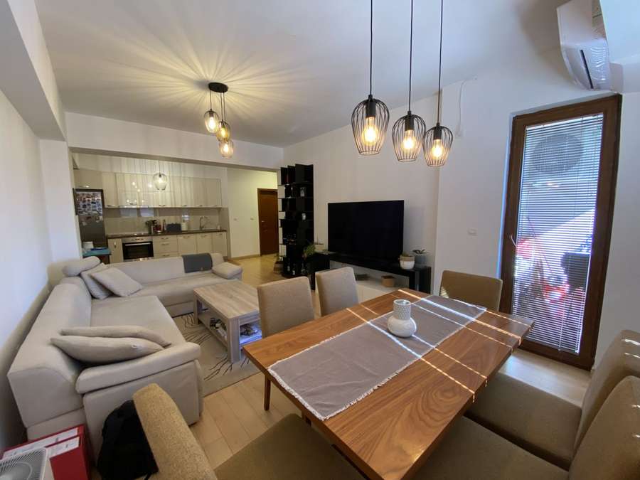 Apartament i Mobiluar Plot 86m2 në Qendër - 1