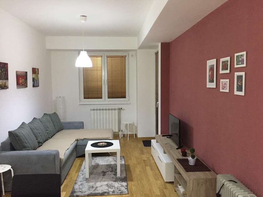 Двособен стан во Аеродром - 1