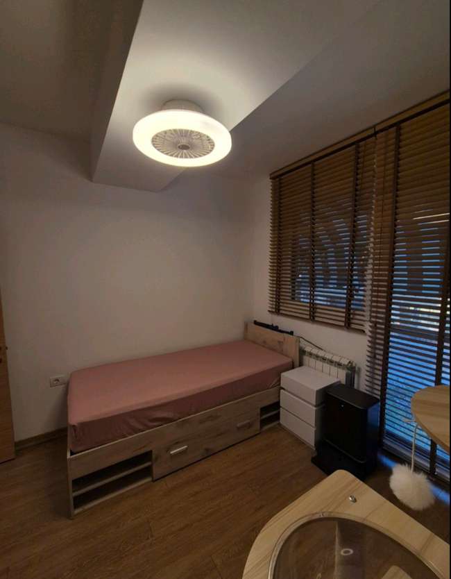 UNFURNISHED TWO-BEDROOM APARTMENT IN THE CENTER - 3