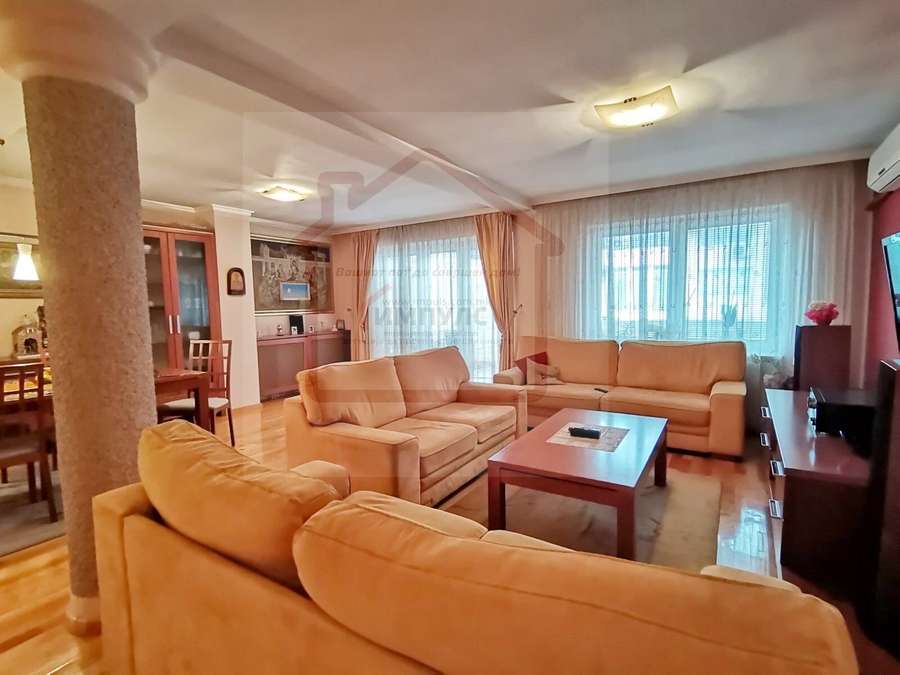 SE PRODAVA EKSKLUZIVNA KUKJA SO LOKACIJA VO KOZLE - 1