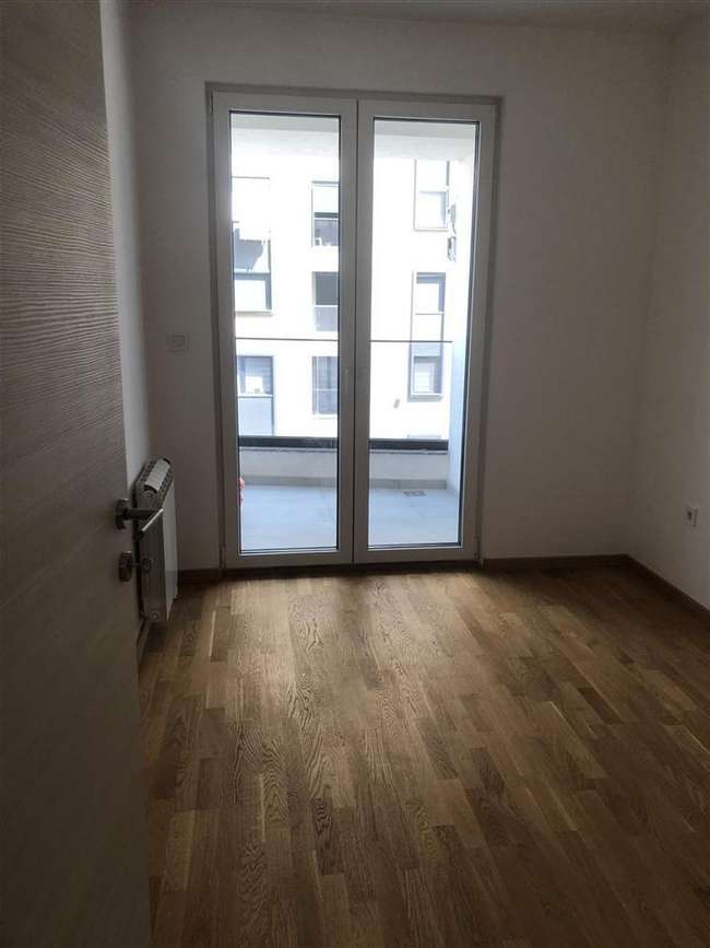 Semi-furnished three-bedroom apartment for business purposes - 2