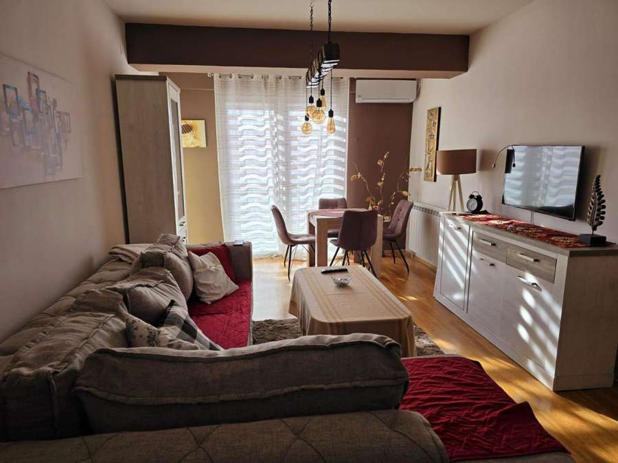 Apartament me një pamje të bukur nga parku - 1