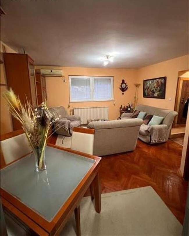 Apartment in an excellent location in Debar Maalo - 2