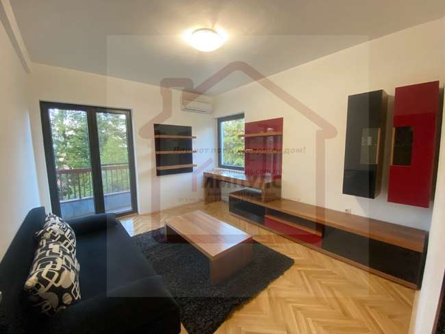 APARTAMENT I GJERË ME KATËR DHOMA NË NJË LOKACION TË QETË NË QENDËR - 3