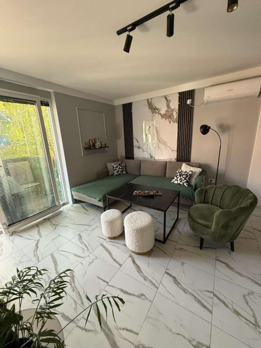 Apartament i Rinuar Plotësisht në Hrom - 1