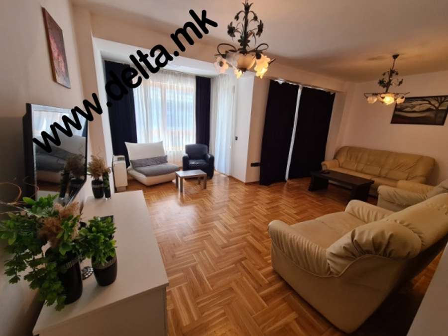Spacious and luxuriously furnished three-bedroom apartment in the Center - 1