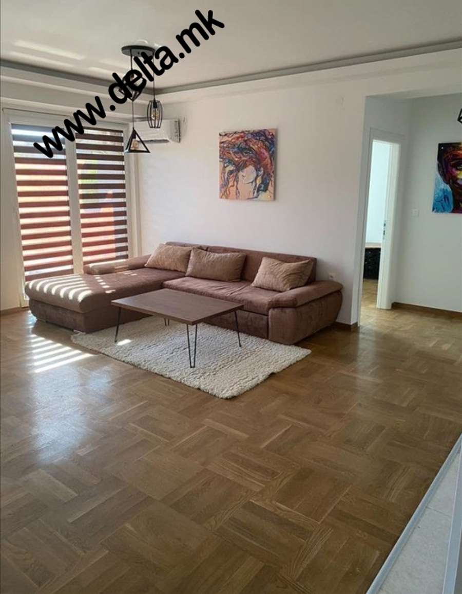 Apartament me tre dhoma gjumi në Qendër, Debar Maalo - 1